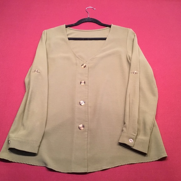 Woman’s button front tunic - Picture 1 of 6